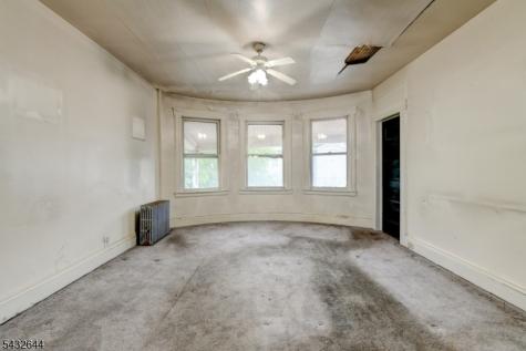 249 4TH Street Newark NJ 07107