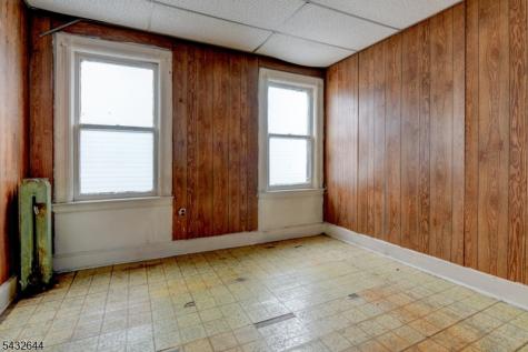 249 4TH Street Newark NJ 07107