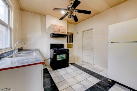 249 4TH Street Newark NJ 07107