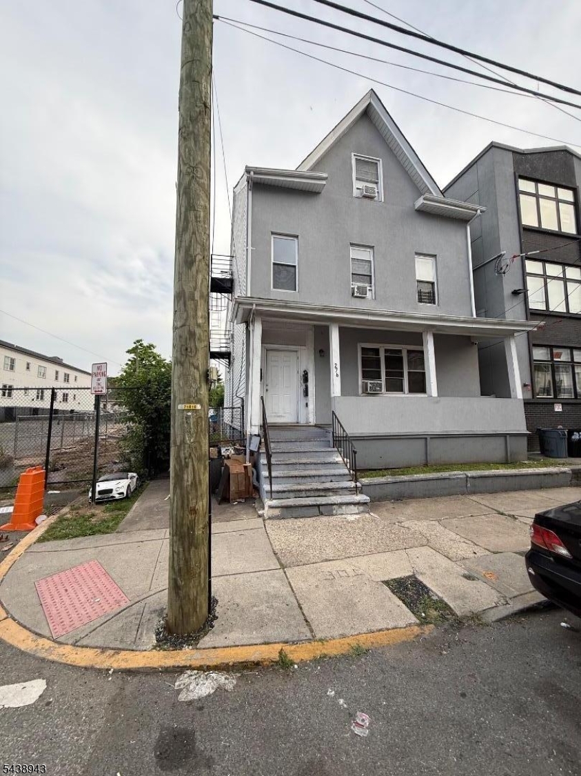 276 FRT276GOVERNOR Street Paterson NJ 07501