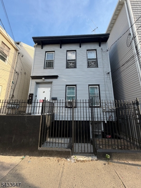 78 16TH Avenue Paterson NJ 07501