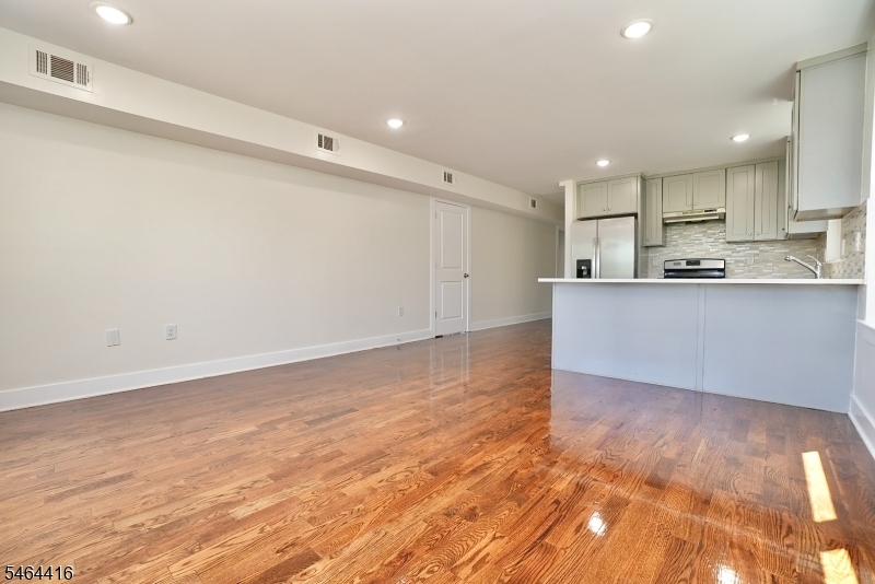 478 S 16th Street Newark NJ 07103