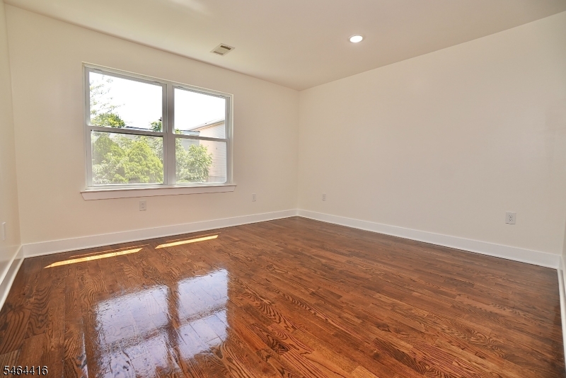 478 S 16th Street Newark NJ 07103