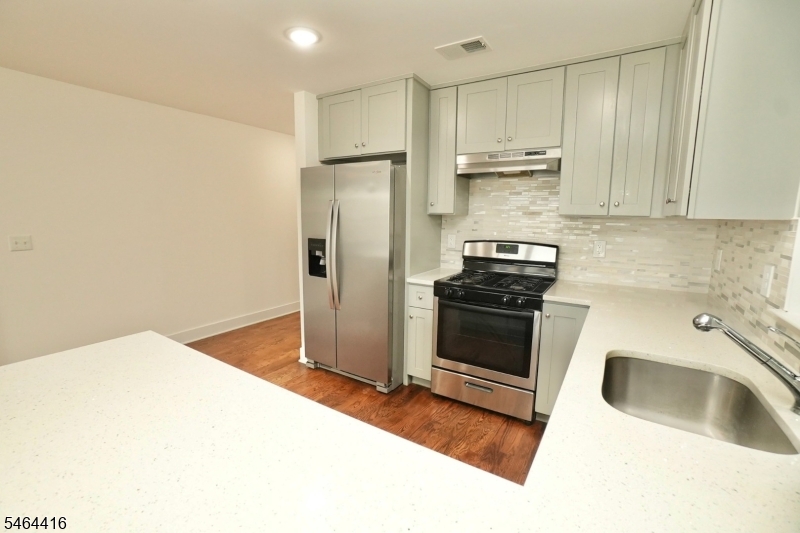 478 S 16th Street Newark NJ 07103