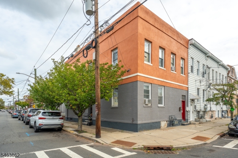 655 4TH Avenue Elizabeth NJ 07202