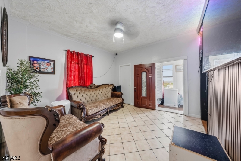 655 4TH Avenue Elizabeth NJ 07202