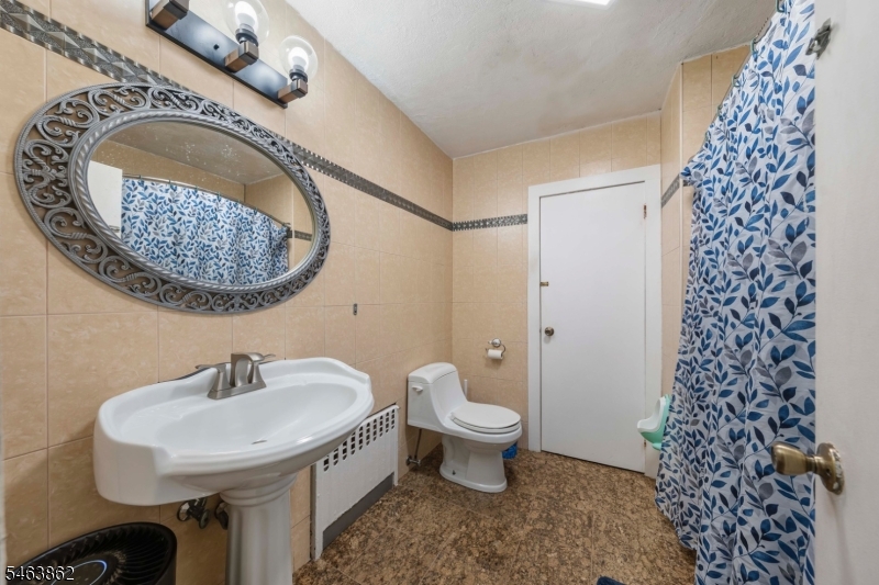 655 4TH Avenue Elizabeth NJ 07202