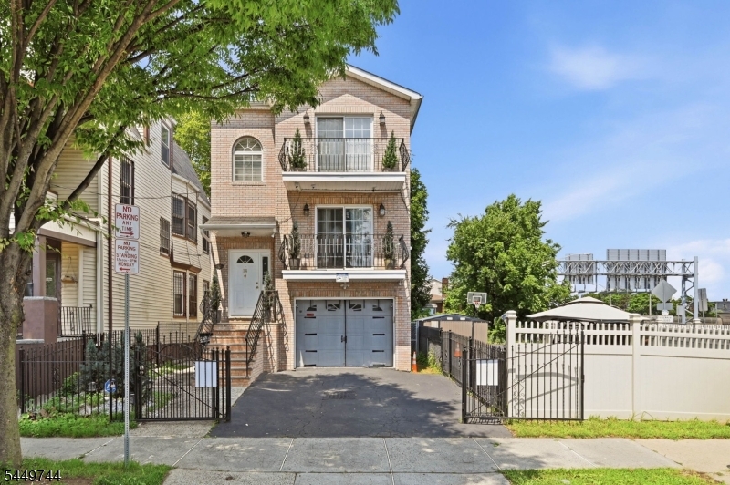 114 4TH Street Newark NJ 07104