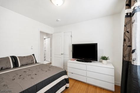 114 4TH Street Newark NJ 07104
