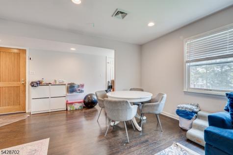 7 Myrtle Avenue Metuchen NJ 08840