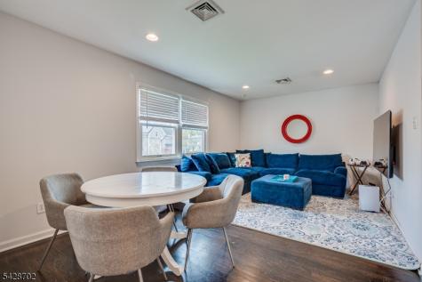 7 Myrtle Avenue Metuchen NJ 08840