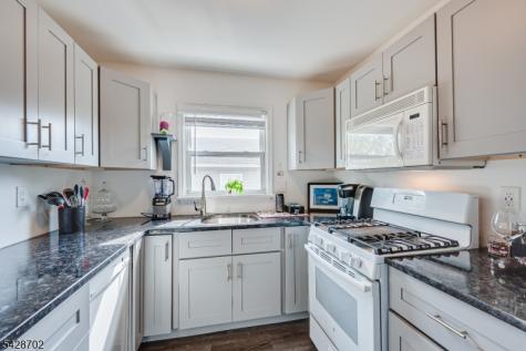 7 Myrtle Avenue Metuchen NJ 08840