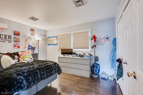 7 Myrtle Avenue Metuchen NJ 08840