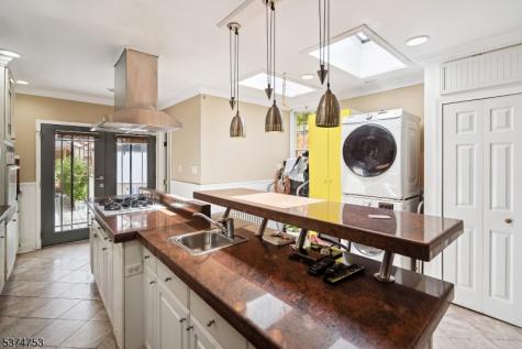 92 Hutton Street Jersey City NJ 07307