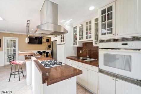 92 Hutton Street Jersey City NJ 07307