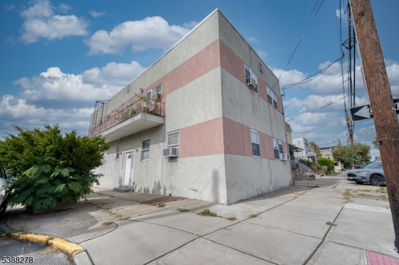 233 Avenue B Bayonne NJ 07002