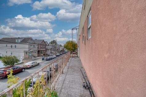 233 Avenue B Bayonne NJ 07002