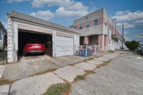 233 Avenue B Bayonne NJ 07002