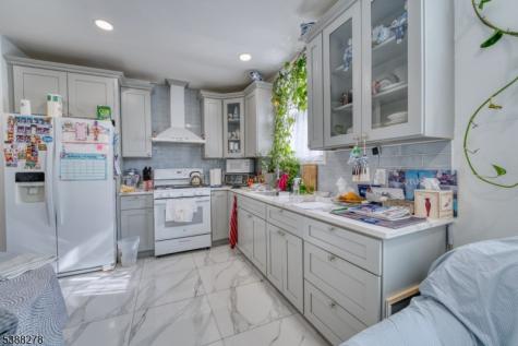 233 Avenue B Bayonne NJ 07002