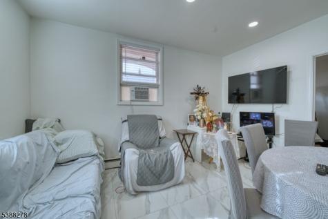 233 Avenue B Bayonne NJ 07002