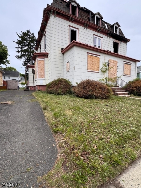 17 Westcott Street East Orange NJ 07017