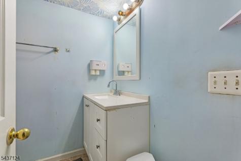 1411 Mopsick Avenue Linden NJ 07036