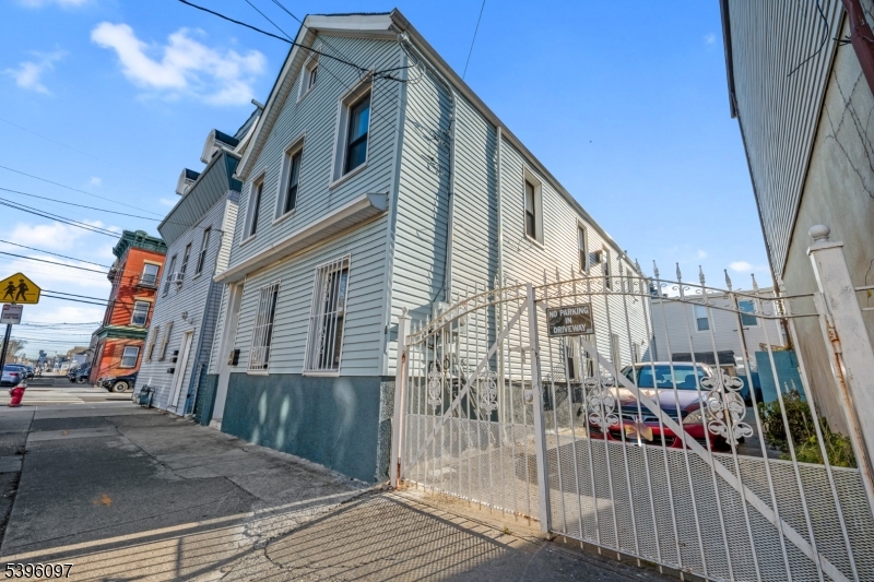 113 2ND Street Elizabeth NJ 07206