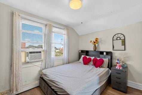 98 W 49th Street Bayonne NJ 07002