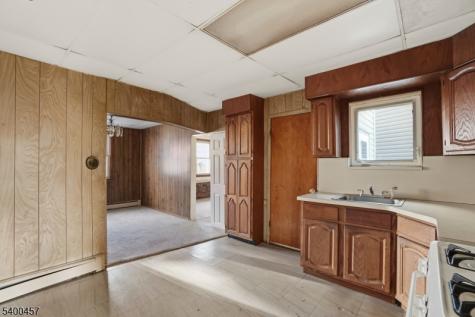 98 W 49th Street Bayonne NJ 07002