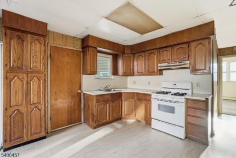 98 W 49th Street Bayonne NJ 07002