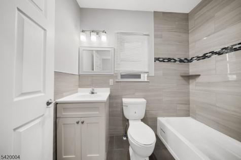 558 Broadway Elizabeth NJ 07206