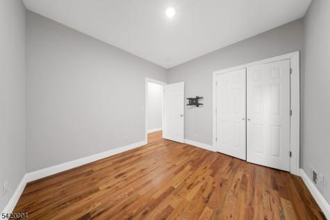 558 Broadway Elizabeth NJ 07206