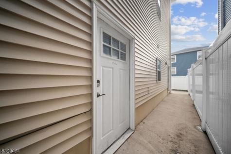 558 Broadway Elizabeth NJ 07206