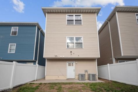 558 Broadway Elizabeth NJ 07206