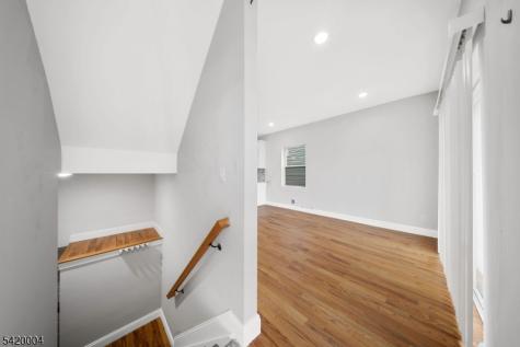 558 Broadway Elizabeth NJ 07206
