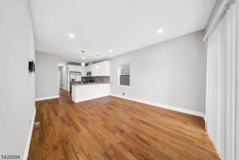 558 Broadway Elizabeth NJ 07206