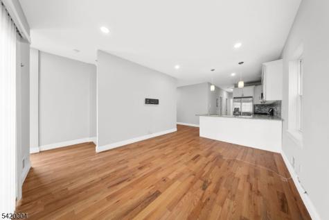 558 Broadway Elizabeth NJ 07206