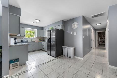 34 Erie Street Elizabeth NJ 07206