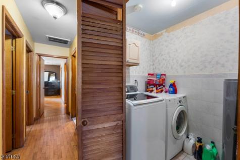 34 Erie Street Elizabeth NJ 07206