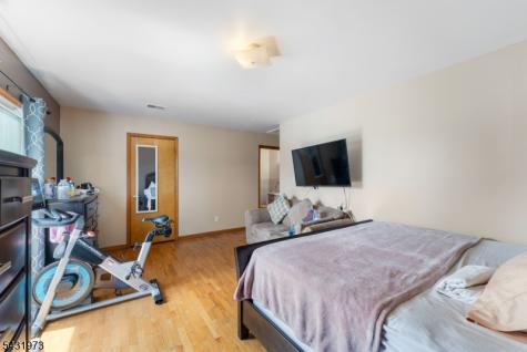 34 Erie Street Elizabeth NJ 07206