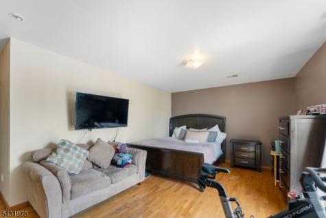 34 Erie Street Elizabeth NJ 07206