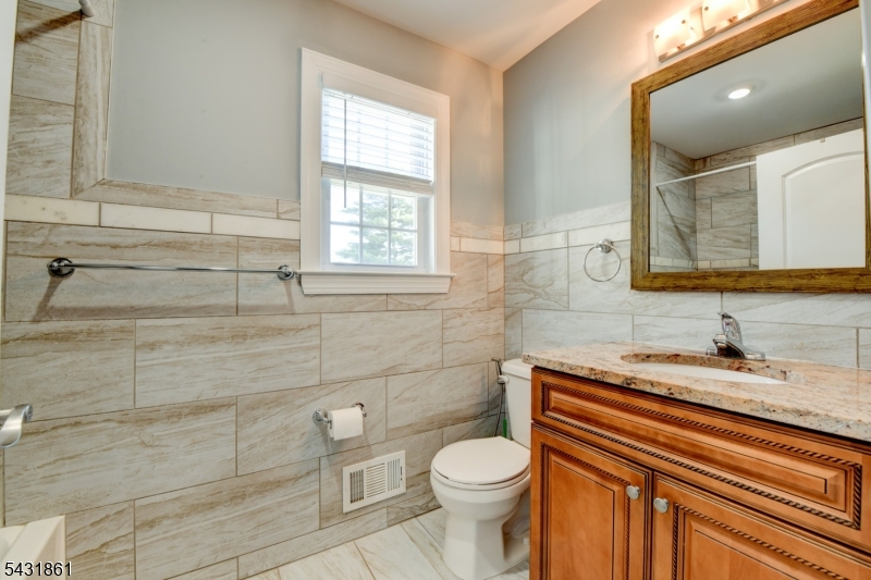657 Jefferson Avenue Elizabeth NJ 07201