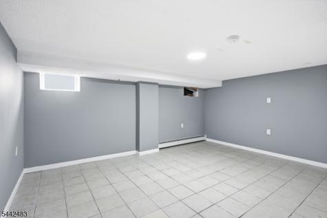 829 Allen Street Elizabeth NJ 07202