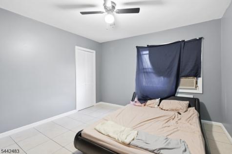 829 Allen Street Elizabeth NJ 07202