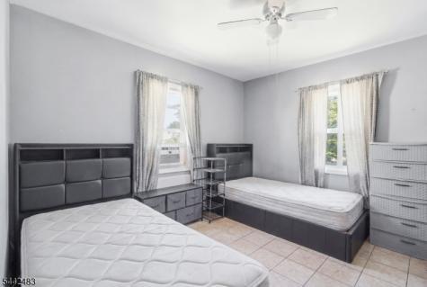 829 Allen Street Elizabeth NJ 07202