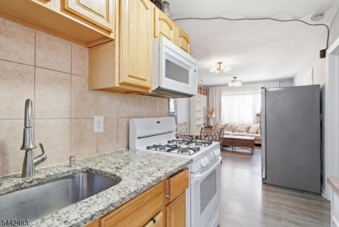 829 Allen Street Elizabeth NJ 07202