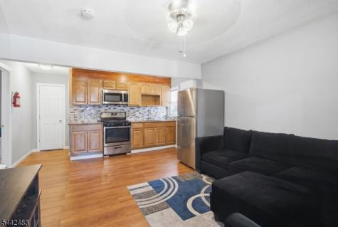 829 Allen Street Elizabeth NJ 07202