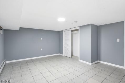 829 Allen Street Elizabeth NJ 07202