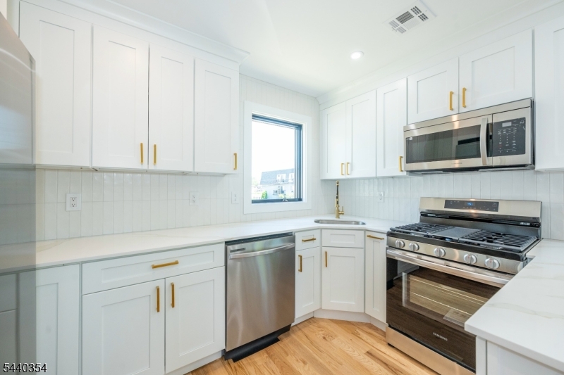 363 Park Street Hackensack NJ 07601