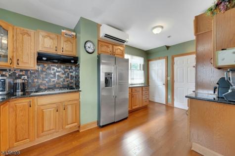 541 Page Avenue Lyndhurst NJ 07071